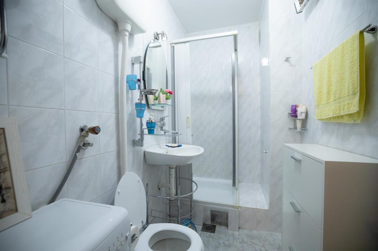 Cushy Apartment Close To City Centre ポドゴリツァ エクステリア 写真